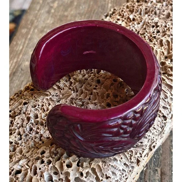 Bakelite Carved Dark Cherry Leaf Open Wide Cuff Bracelet - Picture 12 of 12